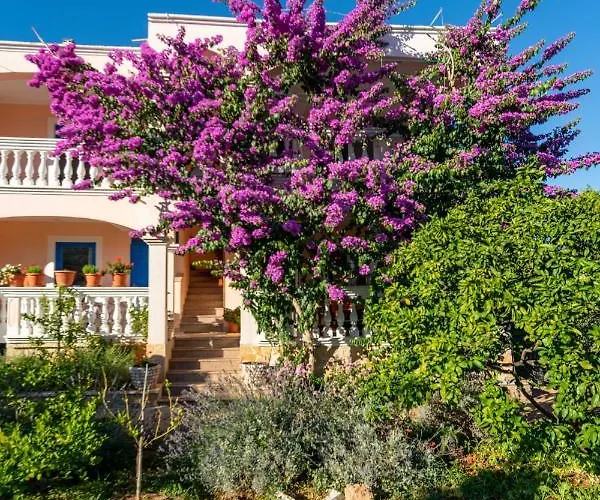 With Parking Space - 8214 Apartmán