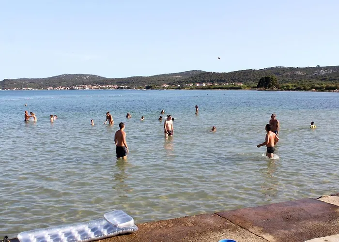 With Parking Space - 8214 Apartmán Pašman