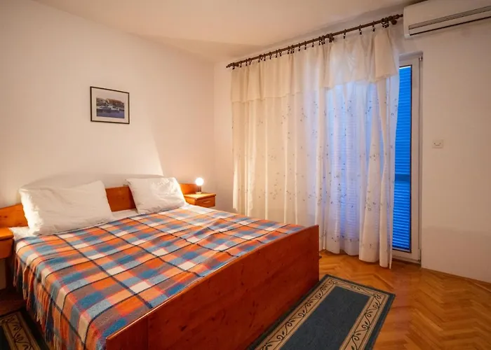 Apartmán With Parking Space - 8214 Pašman