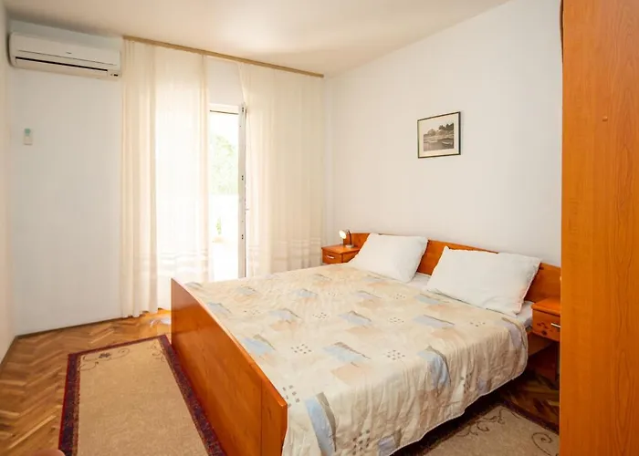 Apartmán With Parking Space - 8214 Pašman