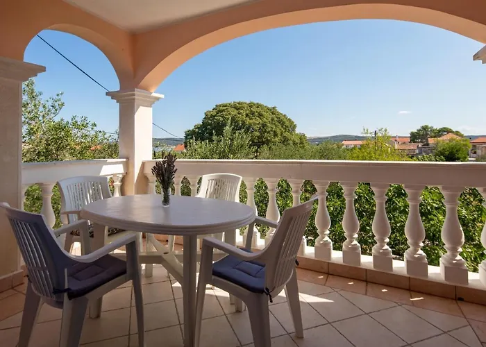 With Parking Space - 8214 Apartmán Pašman